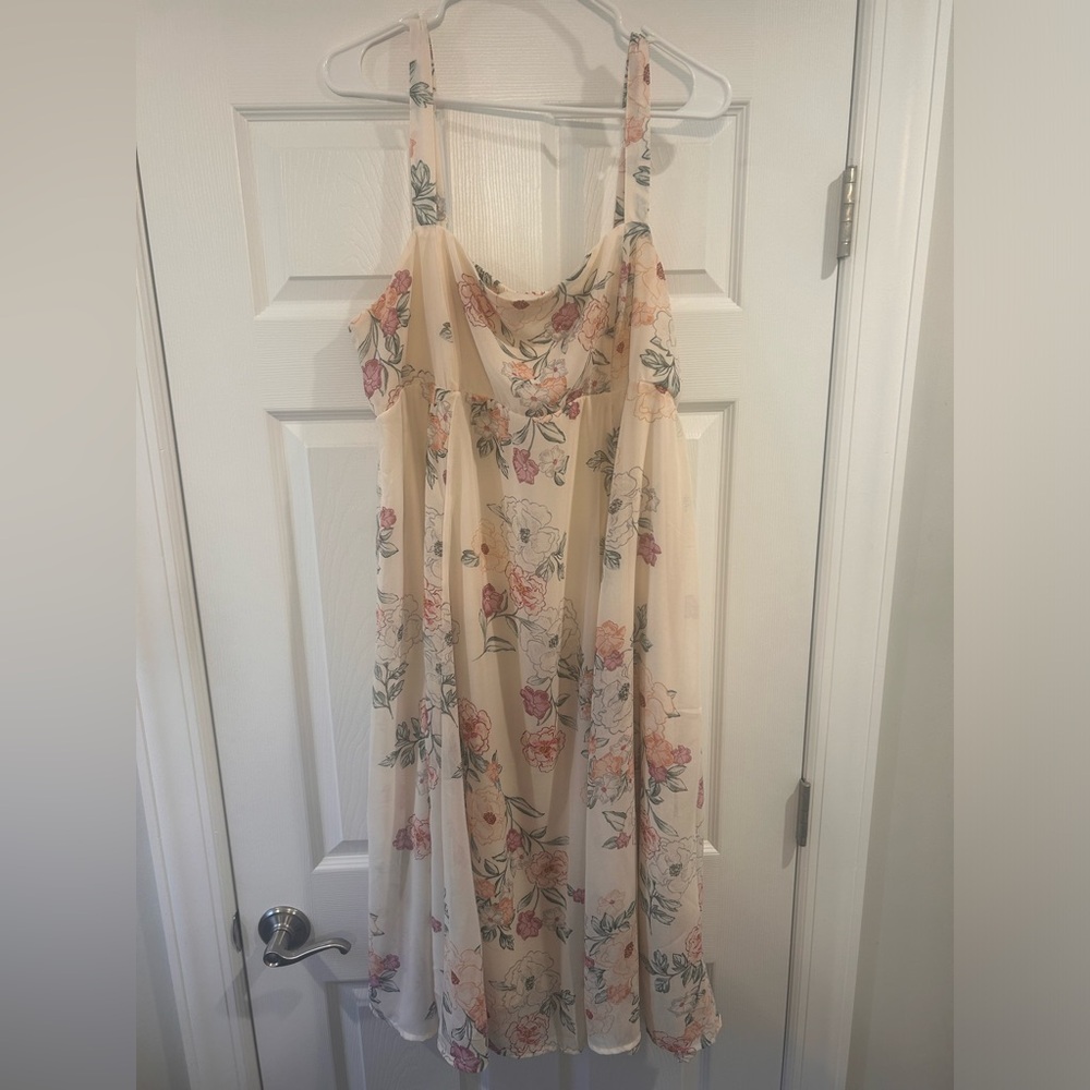 Torrid cream floral dress size 2x worn once for rehearsal dinner